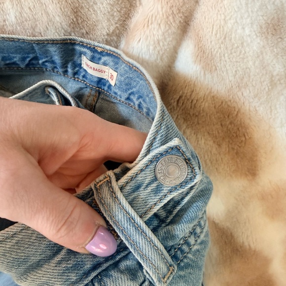 Light Wash Wide Leg Women's Jeans - Classic High Rise - Picture 4 of 6